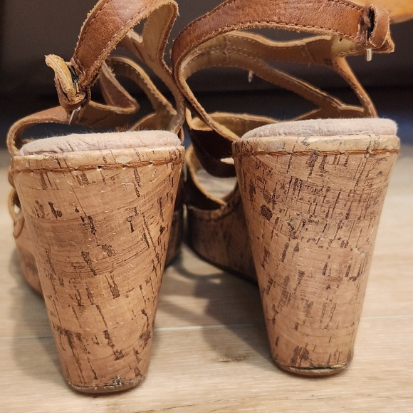 B.O.C. Born Leatger Cork Wedge Sandals 9 - Picture 8 of 12